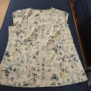 Spring bundle/lot w/ 2 light & breezy large tops & small black shoulder bag